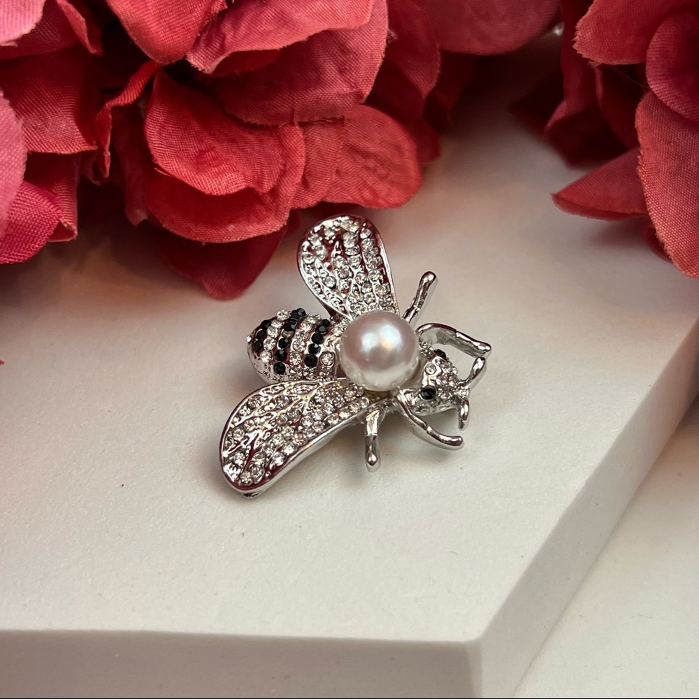 Silver Crystal Bumblebee Pearl Brooch Lapel Pin - Picture 9 of 16